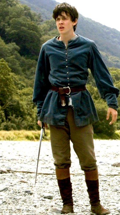 digorykirke:edmund pevensie in prince caspian iphone backgrounds | requested by anonymous- like or r