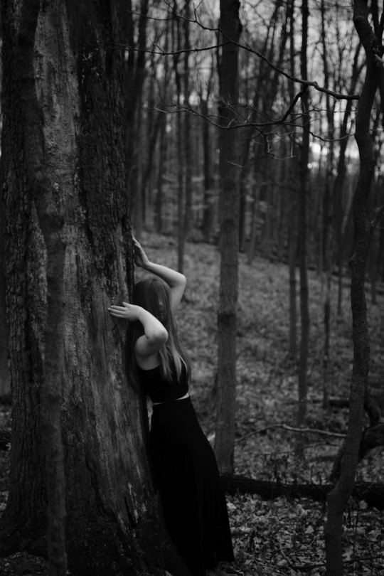 solitaria:  Hiding (by Caroline Eyer)