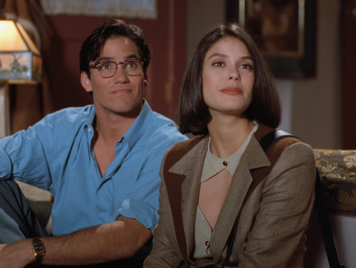 S01E09 - The Green Green Green Glow of Home (2 of 4)Lois &amp; Clark: The New Adventures of Supe