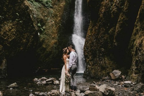 grayskymorning:Intimate Barefoot Elopement in the Columbia River Gorge