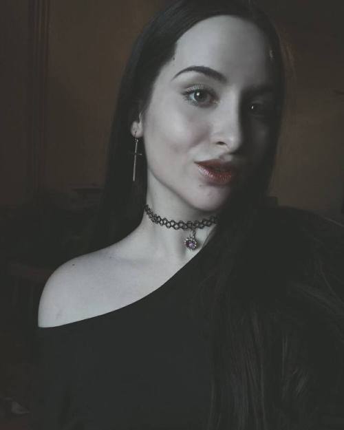 ruelukas22:one-time-i-dreamt:kotamofuckinquinn:one-time-i-dreamt:It’s your gal, younger Morticia Add