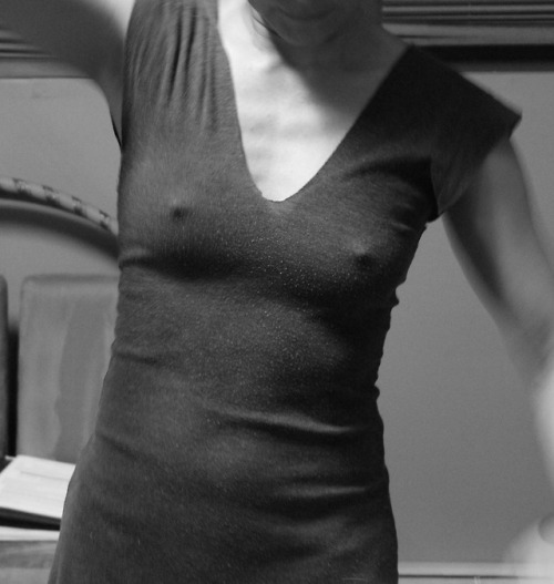 marriedasianmermaid: simple black dress