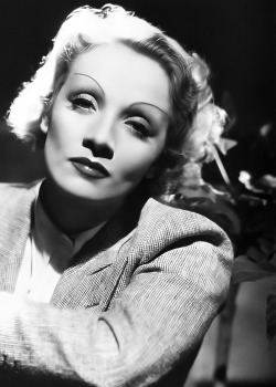 deforest:  Marlene Dietrich by Eugene Richee,