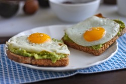 lifehackhealth:  this breakfast has my heart &lt;3  Mmmm. Yum.