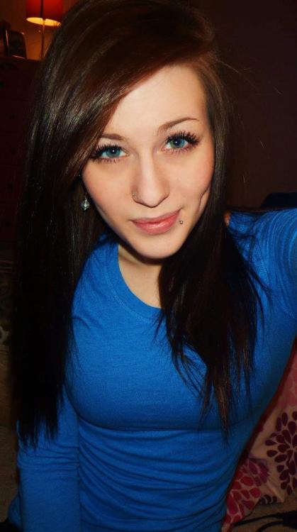 we-should-fuck-now-that-i:   hi :)  Hiiiiii :) http://we-should-fuck-now-that-i.tumblr.com/  