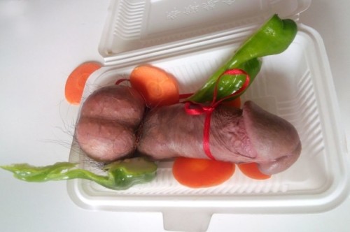 xesyxesyyoung:  robbinssie:  Look delicious lol  http://alexanderjya.tumblr.com  Eewwww
