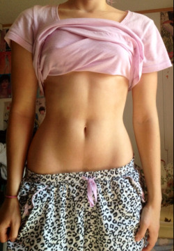 charlottewinslowfitness:pic of my tummy 😋