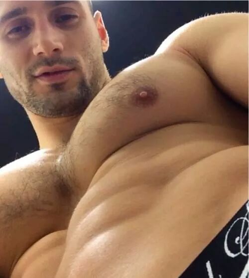 fleshbank:  Woof