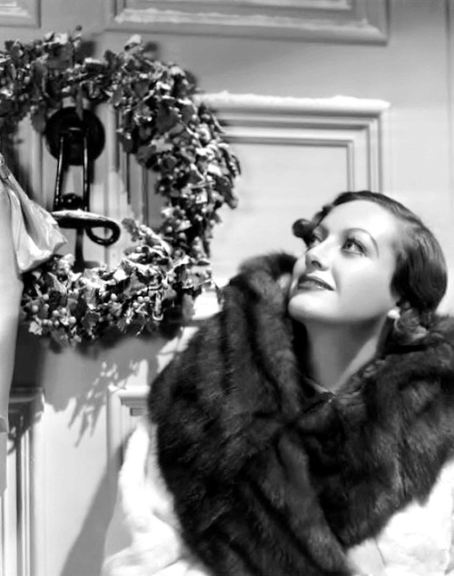 sparklejamesysparkle:Festive Joan Crawford by George Hurrell, 1933.