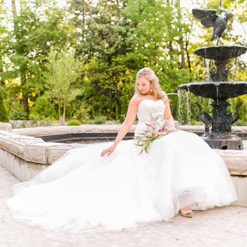 I know it&rsquo;s late but I can finally share Lesli&rsquo;s super dreamy bridal portraits with you 