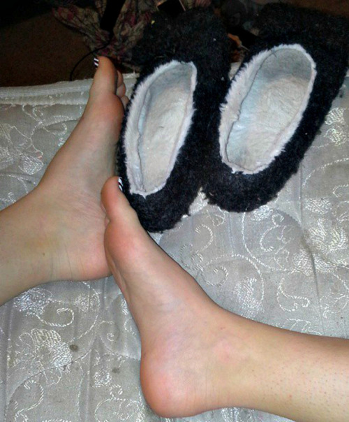 kaitlynsfeetandsoles: My candy cane toes from this past Christmas. :)