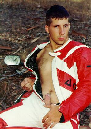 biker-nick:  Selection of horny biker guysâ€¦ www.biker-nick.tumblr.com, come