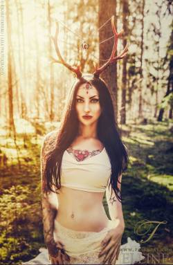 gothicandamazing:    Singer/Model: EleinePhoto: