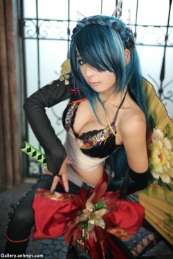 hotcosplaygirl:  Cosplay girlCosplay girl