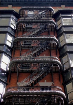 steampunktendencies:  Most beautifull fire escape - 13th St. near Chestnut, Philadelphia 