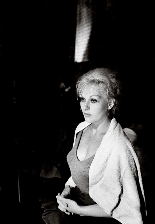 summers-in-hollywood: Kim Novak, 1961. Photograph taken by Bob Willoughby 