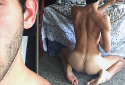 allacesspasss:  i need a dick to fill this up