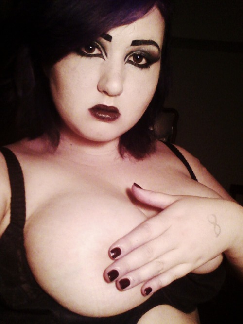 Porn goth-waffles:  Feeling both silly and sexy photos