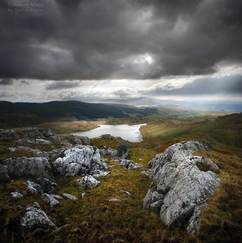 thefierybiscuit:Light from the west- Llyn Morwynion