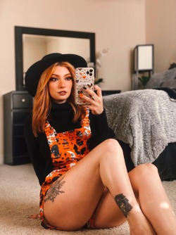 spookyy-foxx:My spooky fit yesterday 👻🖤🎃