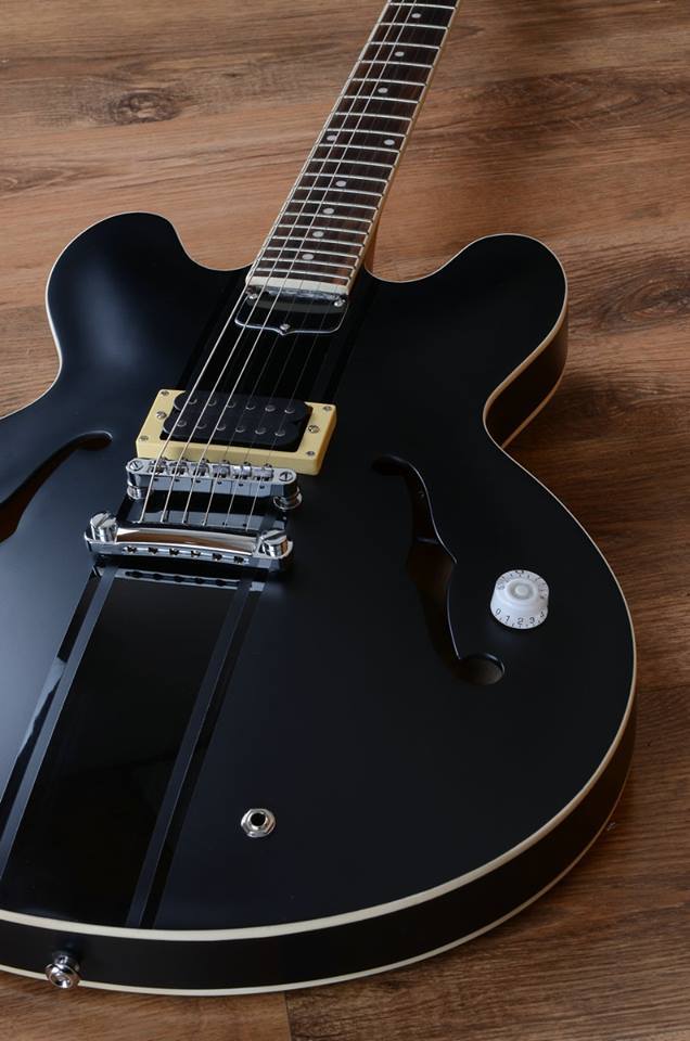 guitarlust:  fuckdenzel:  ain’t nothing sexier  Fucking holy bloody hell