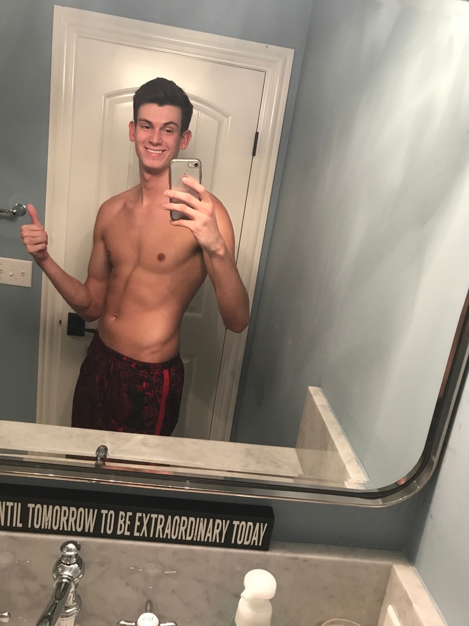 passionatelovehurst:  Thumbs up and big smiles for corny under mirror motivational