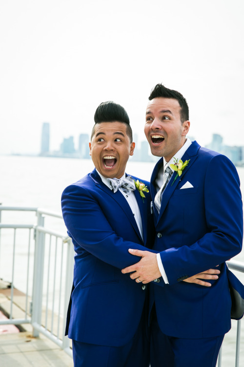 Adorable couple alert: Two singing sweethearts get married at Chelsea Piers Lighthouse. Read their l