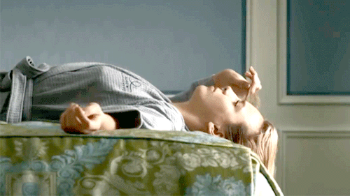 villanelleismyeviltwin:Villanelle Is Waiting