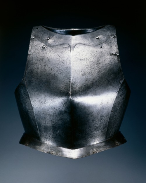 cma-medieval-art: Gothic Breastplate, c. 1540, Cleveland Museum of Art: Medieval ArtSize: Overall: 3