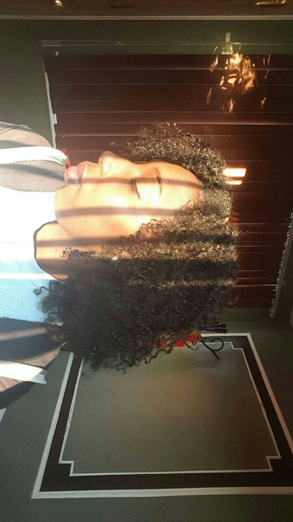 jahmyaa:  Hey yall👋 have a happy blackout day