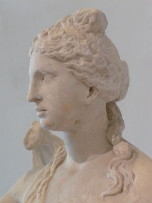 AphroditeRoman marble statue, 2nd century CE. Baths of Diocletian Museum.Rome, July 2015