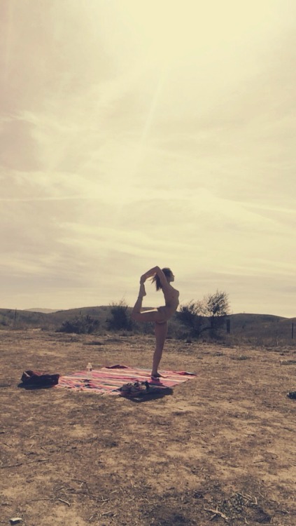 Porn photo girls doing yoga