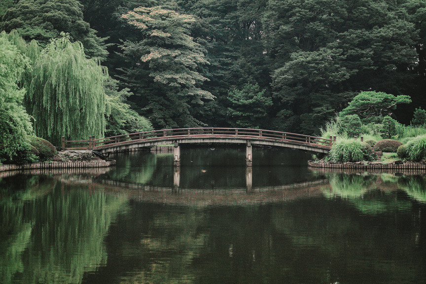 sitoutside:  by Wilson Lee