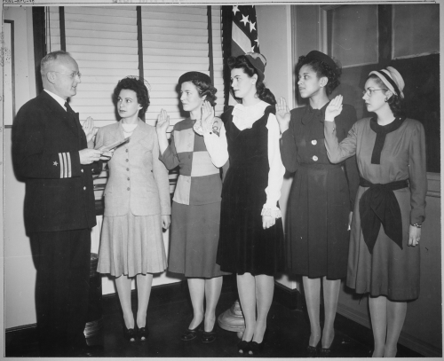 todaysdocument: “Cmdr. Thomas A. Gaylord, USN (Ret’d), administers oath to five new Navy nurses comm