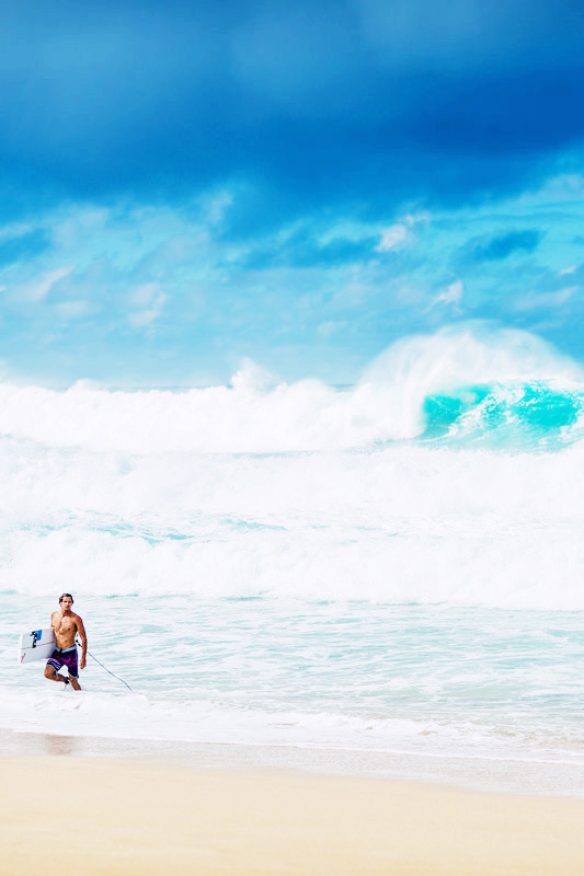 highenoughtoseethesea:  Julian may have broken his board earlier this week, but he