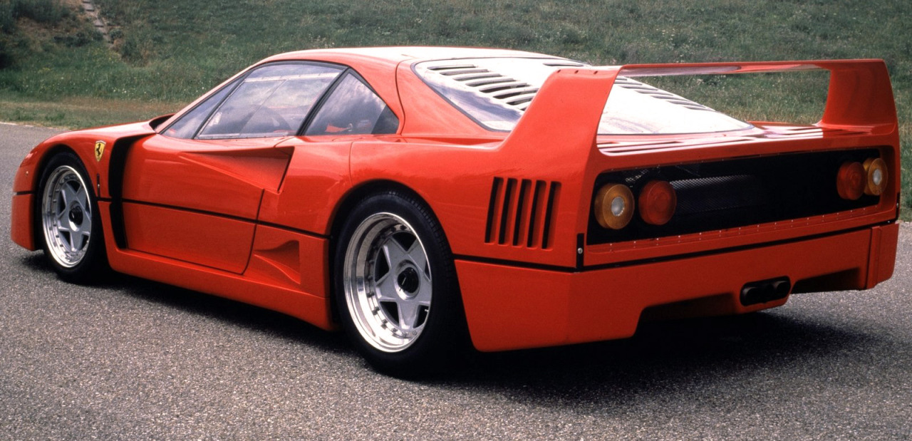 carsthatnevermadeit:  Ferrari F40, 1987. The first production car to reach 200mph,