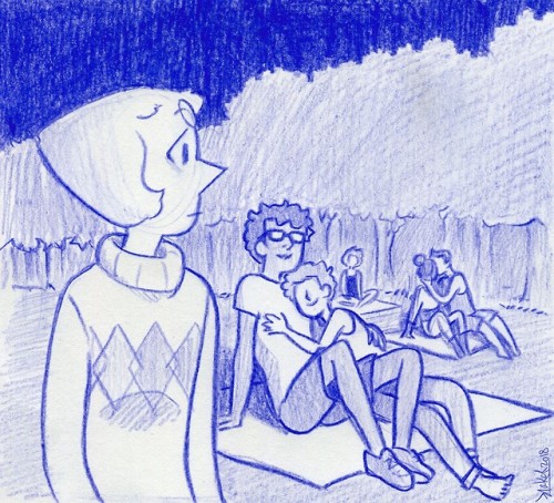 reo-coquelicot:  MysteryPearl Week day 2 : Movies ~ Seems like I’m having a ball drawing comics. Kudos to those who will guess which movie they’re watching ! (Hint : it’s gay culture) Good luck. 