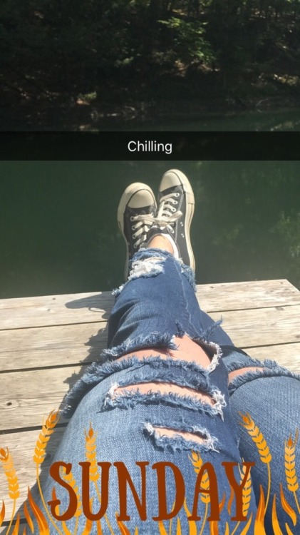 htiaf687: ouranonymoussex:  Me bored chilling in my chucks &amp; ripped jeans. Glad to find your