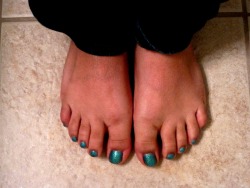 plumwarrior:  my feet &lt;3 http://plumwarrior.tumblr.com/ 