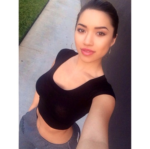 solisseblog:  Instagram: missjuliakelly ❁ 