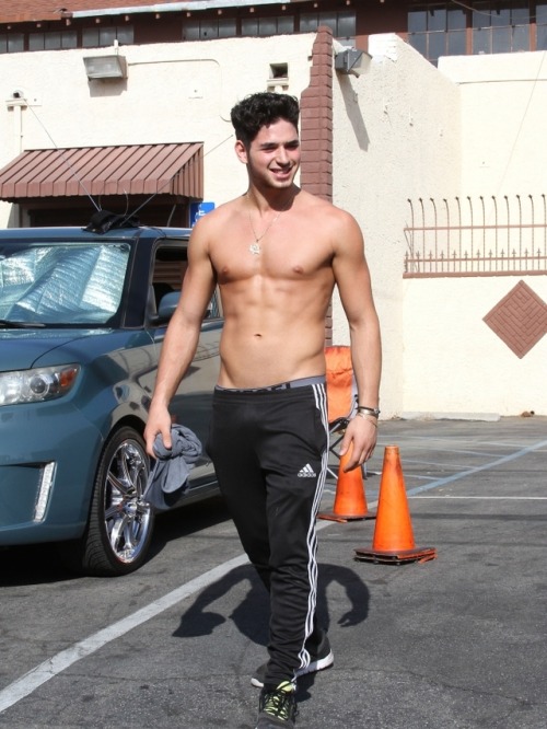 dreamhotmen:   Alan Bersten - Dancer  dreamhotmen.tumblr.com/submit 