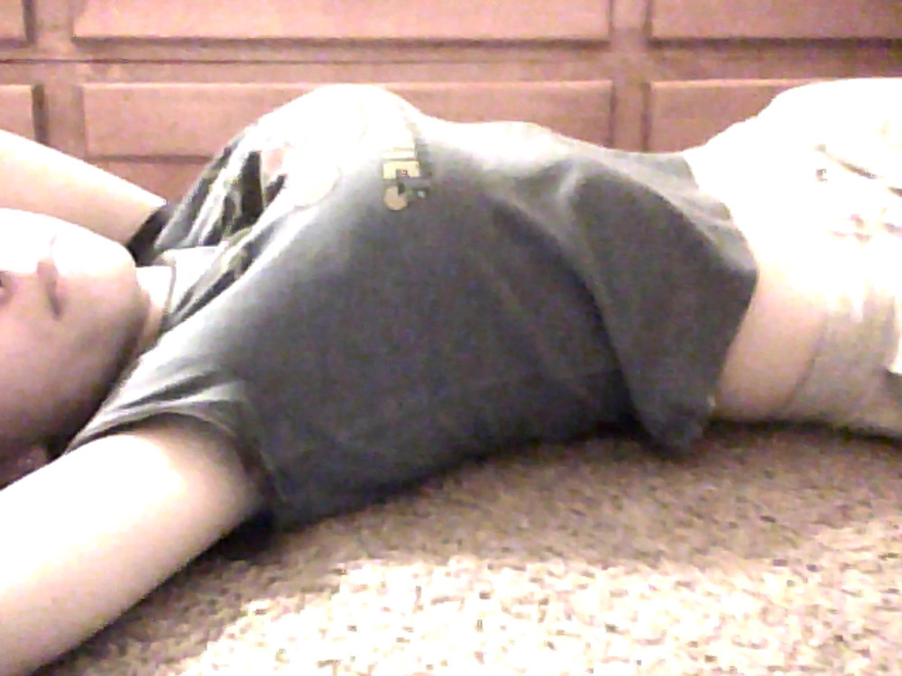 cryh:  my room is so clean my armpits smell nice my boobs are decently sized,its 