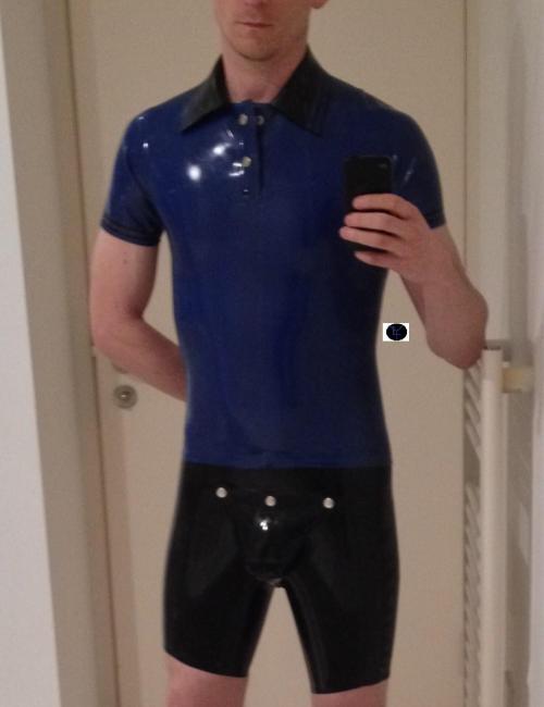 All Rough and Playful, Pups at thair best ;)