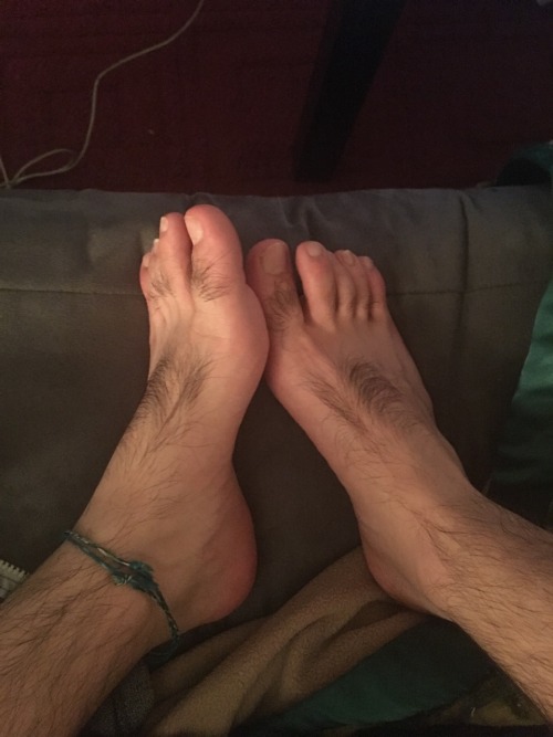 pbleglover7:alyxom:Hobbit feetLove ‘em