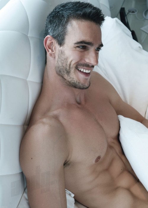 dallasguy75204:  palgraveiv:  Grey hair can be sexy.  1,000’s of pics from a DallasTXGuy: dallasguy75204.tumblr.com