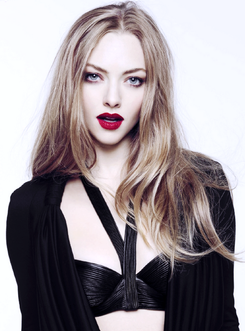lipstick-lesbian:
“amandaseyfriedsource:
“ Amanda Seyfried is on the cover of Grazia January 10th Issue!
” ”
