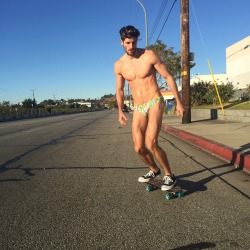 mrturk:  Skateboarding with Mr Turk