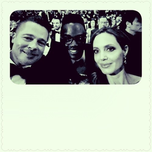 crissle:  brittanyknitswithsherlock:  Peter Nyong’o’s Oscars selfie game strong  peter knew this was some once in a lifetime shit and he took full advantage 