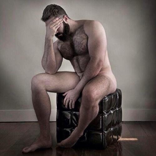 hairymenpix:  Hookup with a hot guy tonight: http://bit.ly/1Ovlwb6  Qué rico