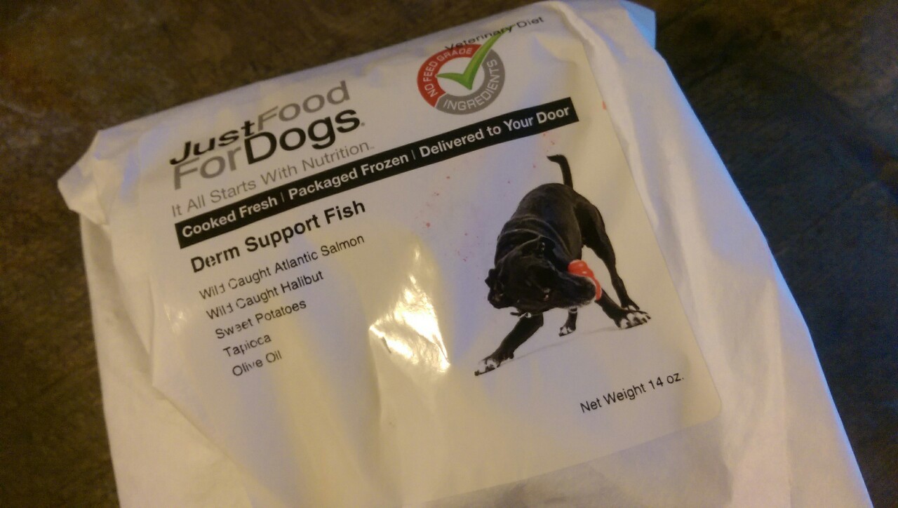 Is anybody here feeding the corgs this type of food? This new company seems to be doing really well now. I got a bag from Loka’s vet to try. I think I like the idea, but it is a lot more expansive. Any thoughts or info to share?